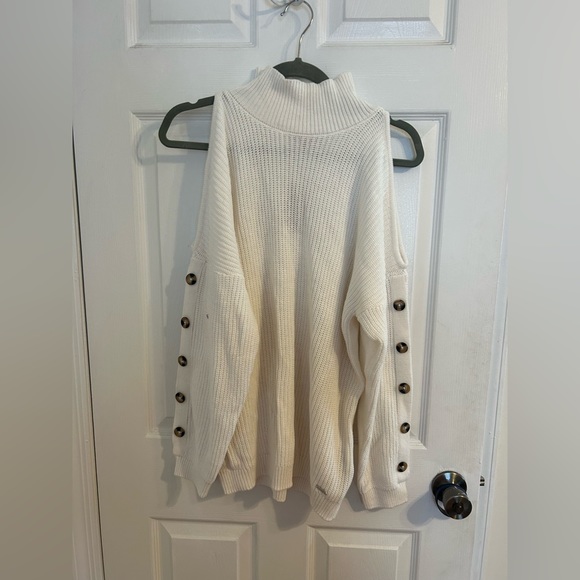 {GUESS} Cold Shoulder Sweater NWT - Picture 5 of 7